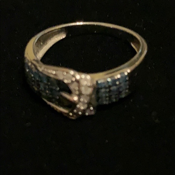 1/2 CTTW sterling blue and white Buckle ring - Picture 3 of 4